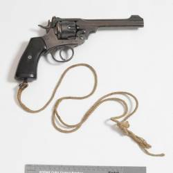 Револьвер Дж. Р.Р. Толкина эпохи Первой мировой войны попал в музей